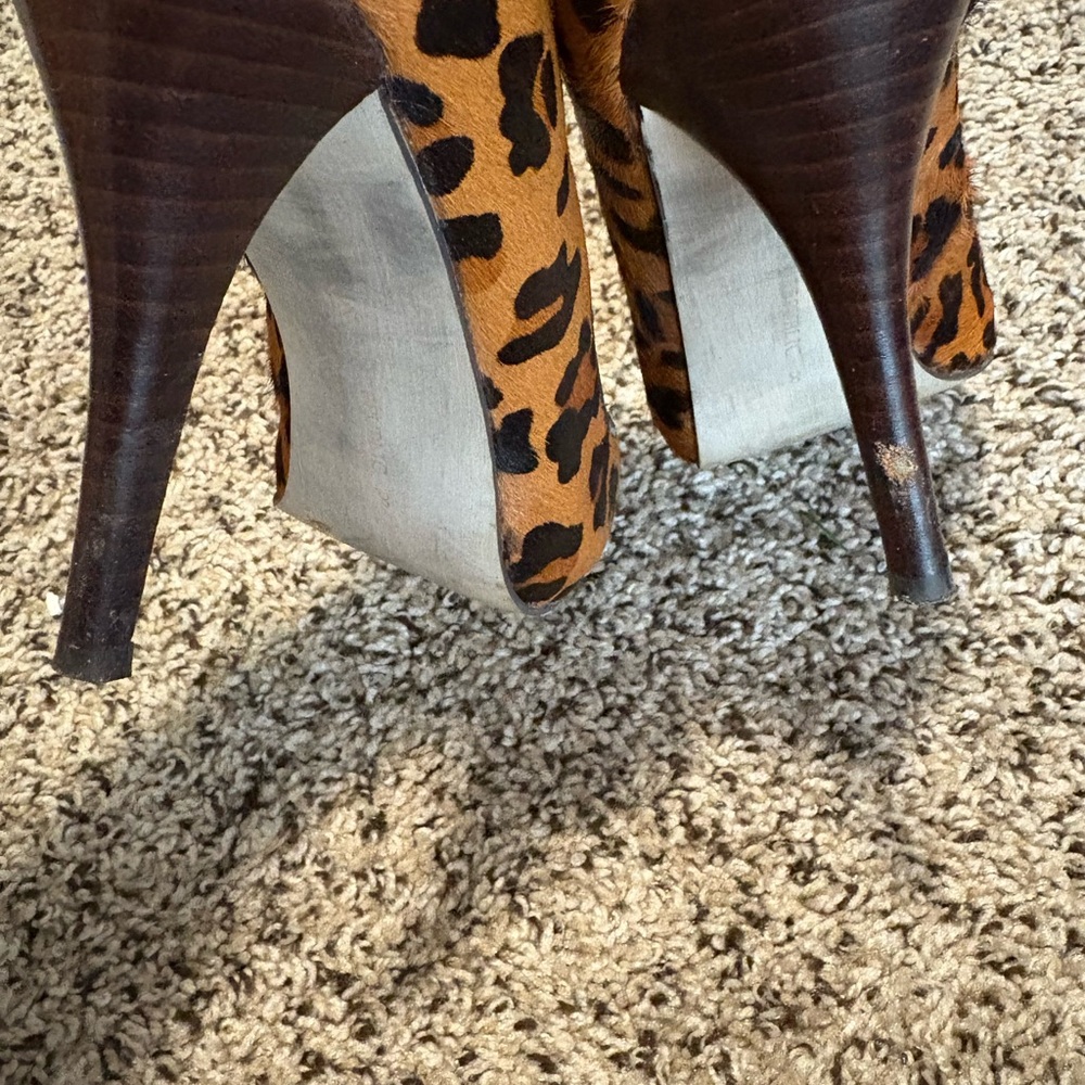 Banana Republic Animal Print Heels - Picture 7 of 8